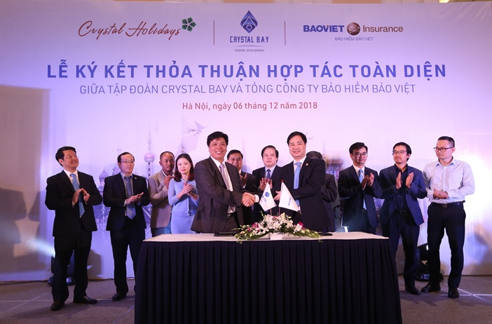 Lễ ký kết hợp tác toàn diện giữa Tập Crystal Bay và Tcty Bảo hiểm Bảo Việt