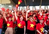 Cổ động viên Việt Nam vỡ oà trên sân Binan