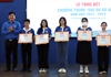 “Gia sư áo xanh” với 6.300 buổi tình nguyện phụ đạo giúp học sinh